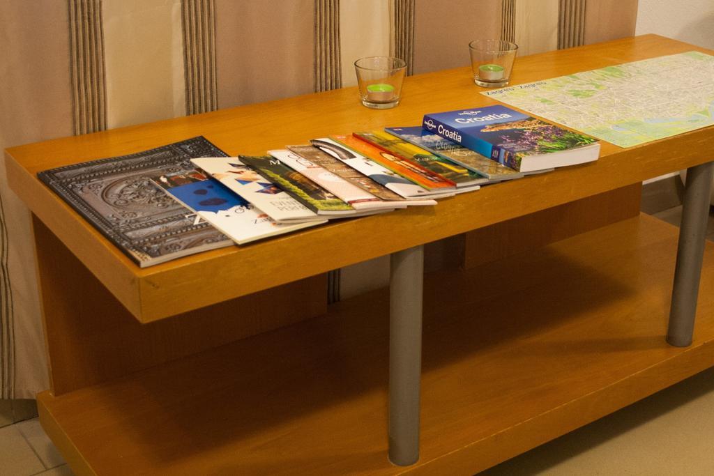 カルラ スタジオ アパートメント ザグレブ 部屋 写真